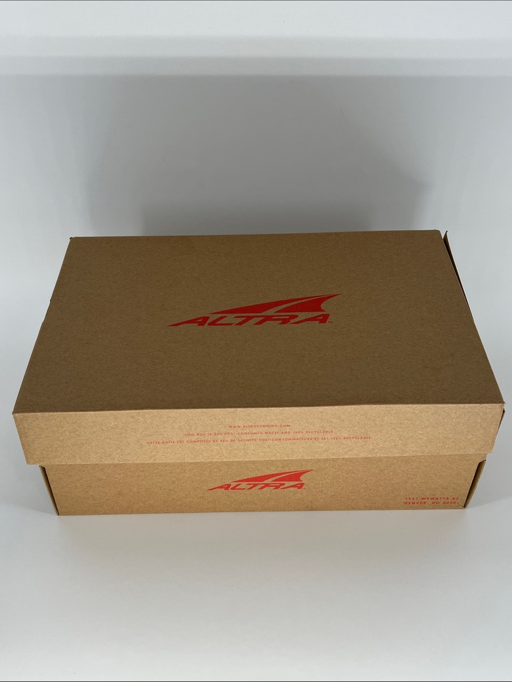 ALTRA Show Box w/Embossed Tissue 13.5”x9”x5”